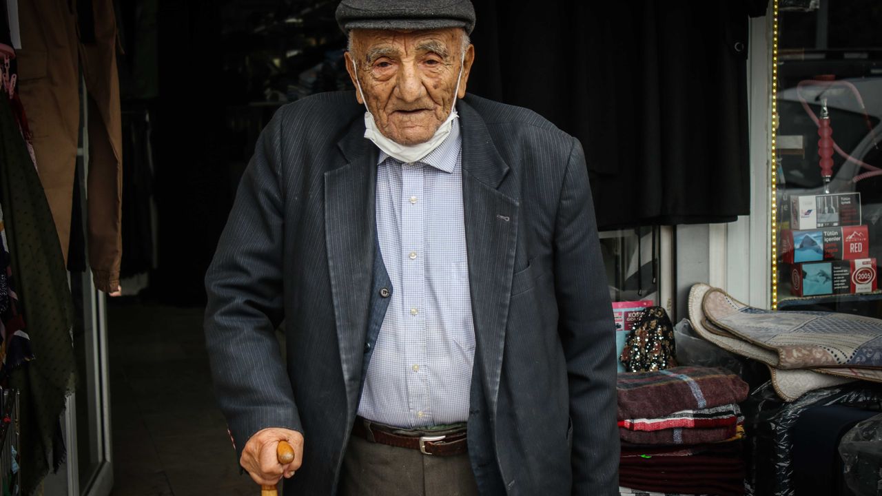 Nuri Uysal 108 yaşında hayata gözlerini yumdu