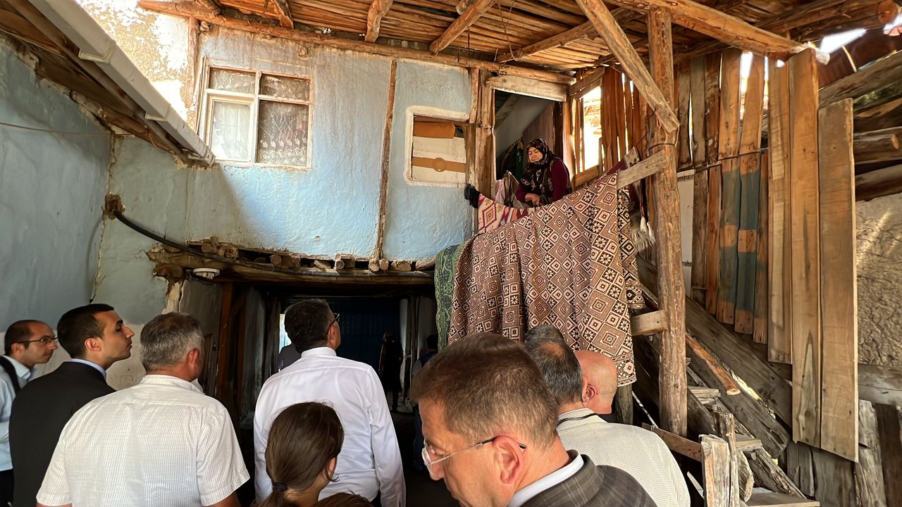 Vali Ali Çelik selden zarar gören Kırık köyünü ziyaret etti