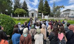"Kuruluştan Çanakkale'ye Tarih ve Medeniyet Gezisi" Hayme Ana Türbesi'nden başladı