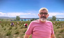 Domaniç’te Emekli Çiftçinin "Süper Meyve" Başarısı