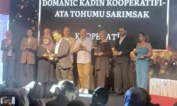 Domaniç Kadın Kooperatifine ödül; Ata Tohumu Sarımsak Güvenilir Ürün Zirvesi’nde Ödül Aldı