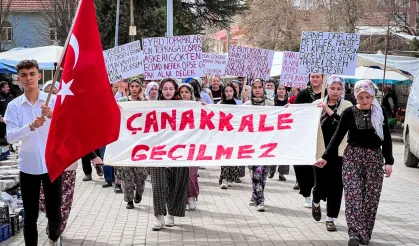 Domaniç’te Öğrenciler Çanakkale Ruhu İçin Yürüdü