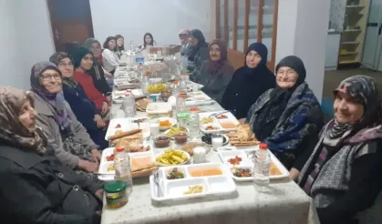 Domaniç’te Kız Kur’an Kursu Öğrencileri İftar Sofrasında Buluştu