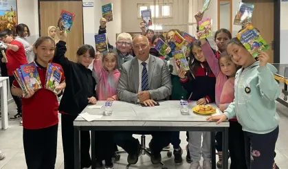 Tarihçi Yazar İsmail Bilgin Çukurca’da Öğrencilerle Buluştu