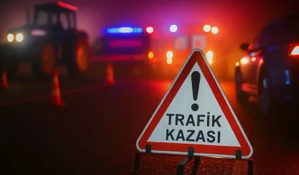 Domaniç’te Otomobil İle Traktör Çarpıştı: Kazada 3 kişi Yaralandı