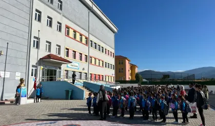 Domaniç'te Öğrenci Sayısı 14 Yılda Yarının Altına Düştü