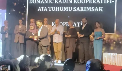 Domaniç Kadın Kooperatifine ödül; Ata Tohumu Sarımsak Güvenilir Ürün Zirvesi’nde Ödül Aldı