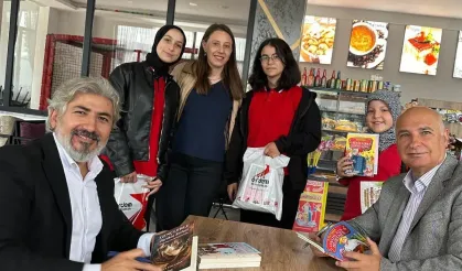 Yazarlar Domaniç’te Kitapseverlerle Buluştu