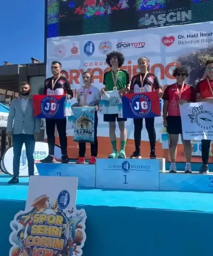 Domaniçli Gamze Bayrak Türkiye birincisi oldu