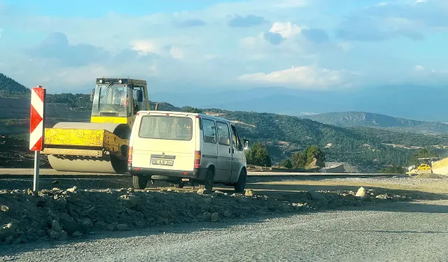 Domaniç-Tavşanlı yolunda ilk kat asfaltlama tamamlandı