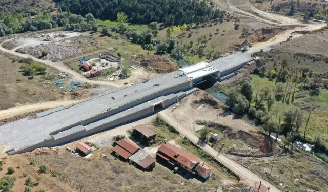 Domaniç–Tavşanlı Yolunun Tunçbilek Kesiminde Çalışmalar Sürüyor