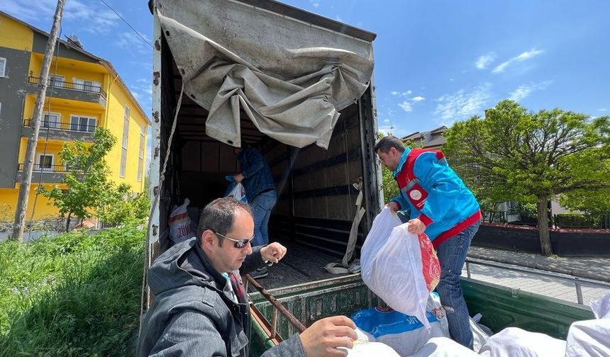 Domaniç’ten deprem bölgesi için toplanan malzemeler kermeste satılacak