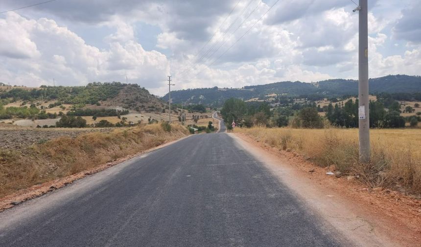 Domaniç’e bağlı Muratlı köyü, asfalt yola kavuştu
