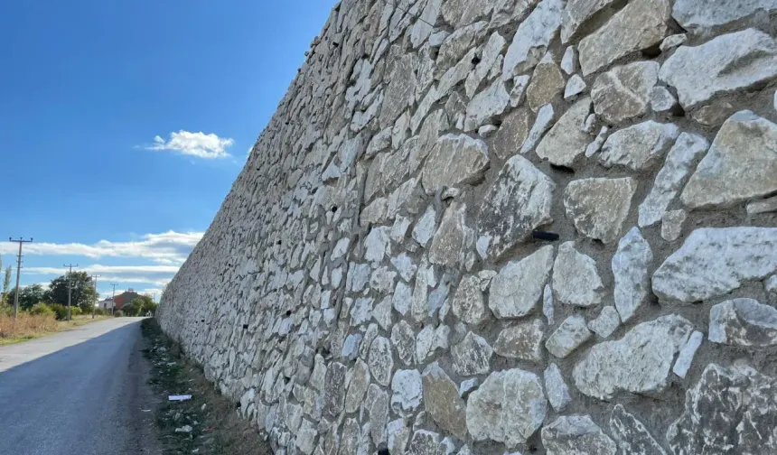 Muhtar Halil Orhan’ın Girişimiyle Duvar Onarıma Alınacak