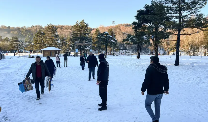 Yeni Yılın İlk Gününde Domaniç Topuk Yayla Tabiat Parkı Ziyaretçi Akınına Uğradı