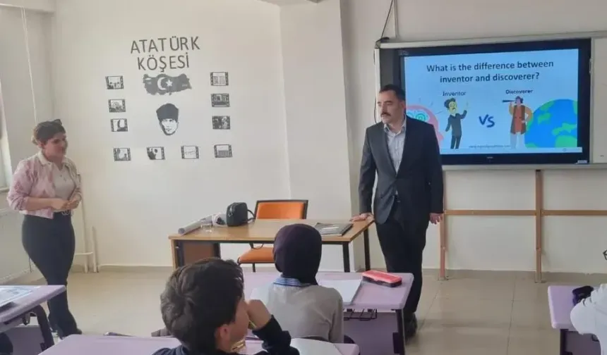 Domaniç Kaymakamı Bağcı Miniklerle Sohbet Etti, Liselilerle Geleceği Konuştu
