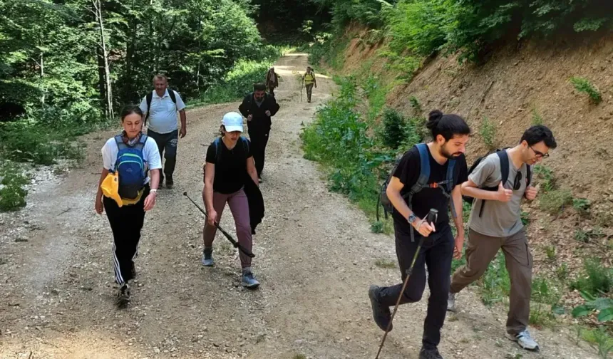 Safa’dan Üçtepeler’e 16 Kilometrelik Doğa Yürüyüşü