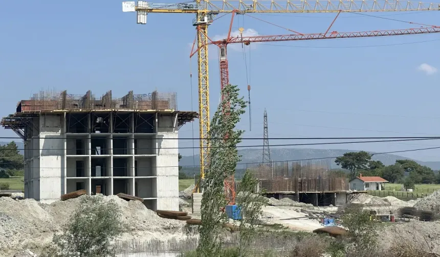 Domaniç’te TOKİ Konutları Yükseliyor