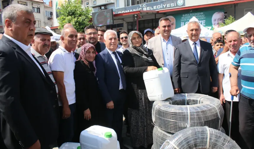 Bursa’dan Domaniç’e Tarımsal Destek; Çiftçiye 2200 Litre Gübre Ve Sulama Borusu Dağıtıldı