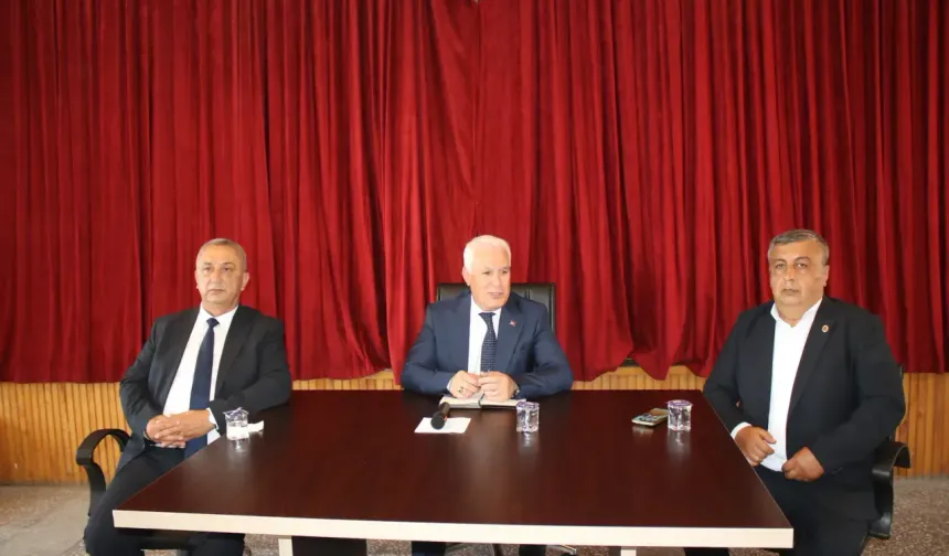 Domaniç'te Muhtarlar Talep Etti, Bozbey Not Aldı: “Destek Vermeye Hazırız”