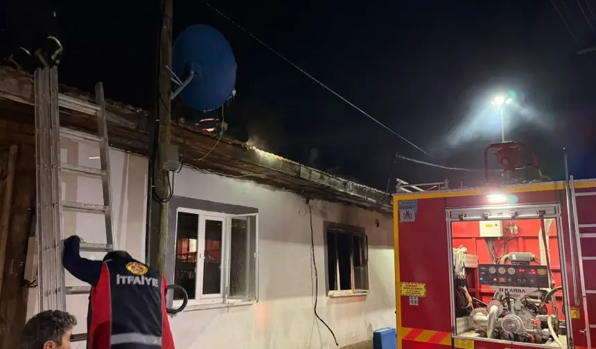 Domaniç’in Durabey Köyünde Ev Yangını