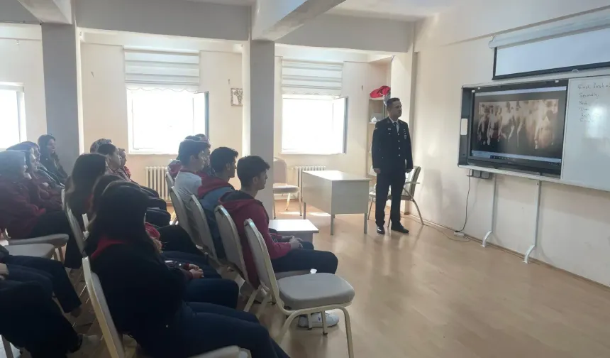 Jandarmadan Domaniçli Gençlere Kariyer Rehberliği